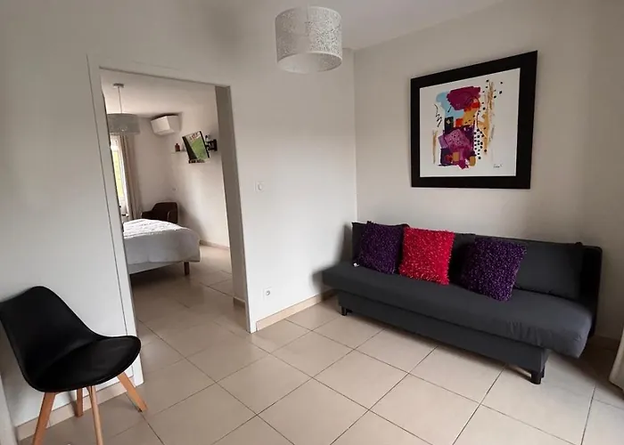 - Domaine De Lagouargette