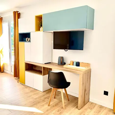 - Domaine De Lagouargette