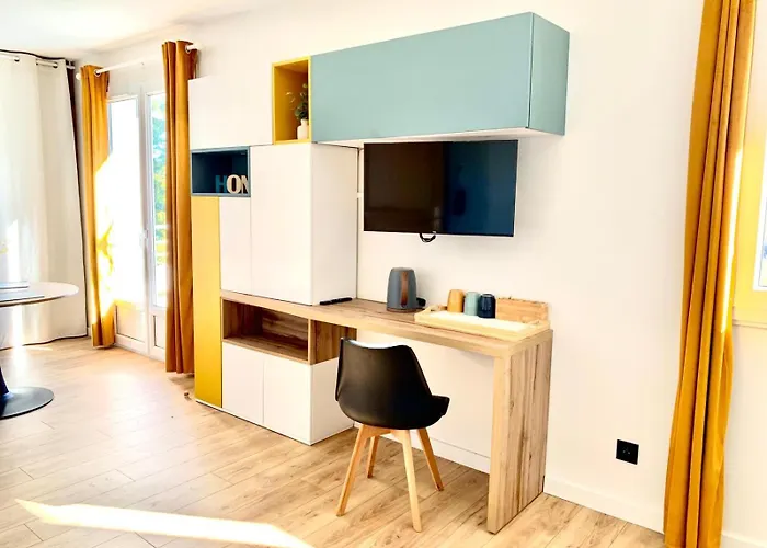 - Domaine De Lagouargette